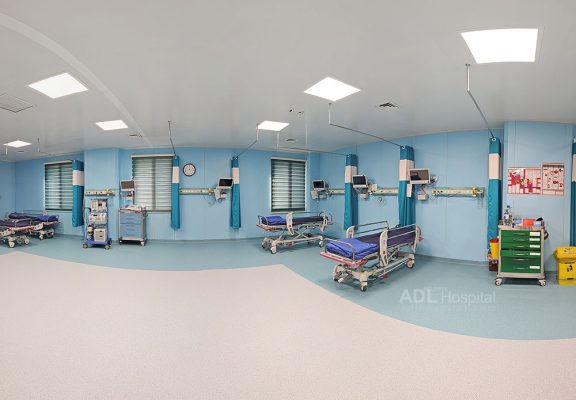 غرفة العمليات بمستشفى عدل